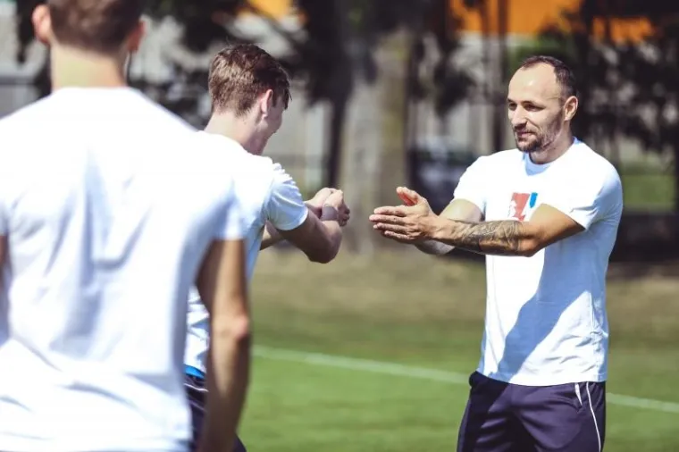 KRASOTICE I NOGOMETA&Scaron;I: Zvijezdama Dinama danas nije bilo dosadno, pogledajte kakve su im ljepotice stigle na trening