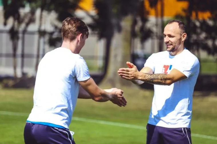 KRASOTICE I NOGOMETA&Scaron;I: Zvijezdama Dinama danas nije bilo dosadno, pogledajte kakve su im ljepotice stigle na trening