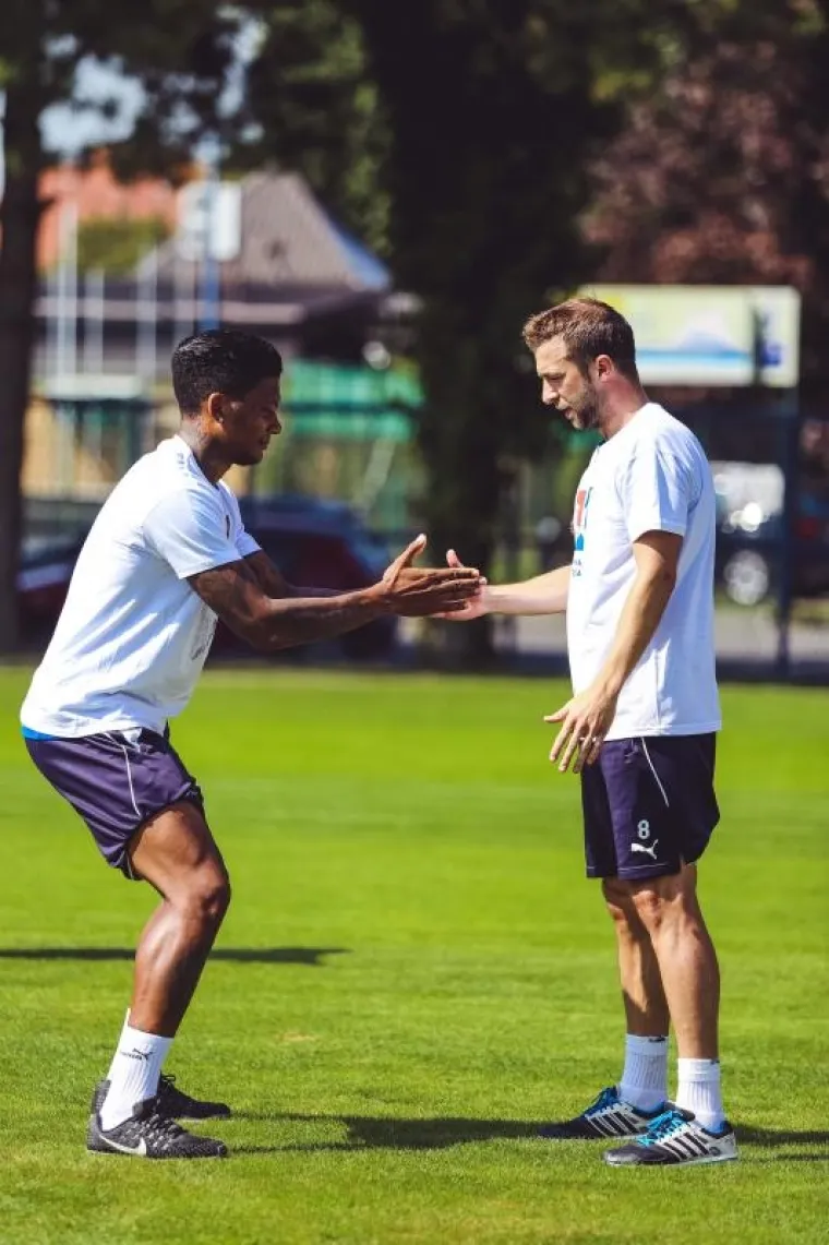 KRASOTICE I NOGOMETA&Scaron;I: Zvijezdama Dinama danas nije bilo dosadno, pogledajte kakve su im ljepotice stigle na trening