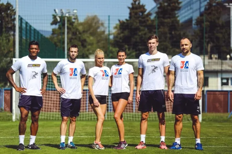 KRASOTICE I NOGOMETA&Scaron;I: Zvijezdama Dinama danas nije bilo dosadno, pogledajte kakve su im ljepotice stigle na trening