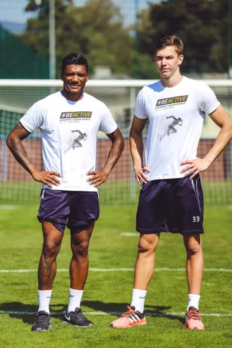 KRASOTICE I NOGOMETA&Scaron;I: Zvijezdama Dinama danas nije bilo dosadno, pogledajte kakve su im ljepotice stigle na trening