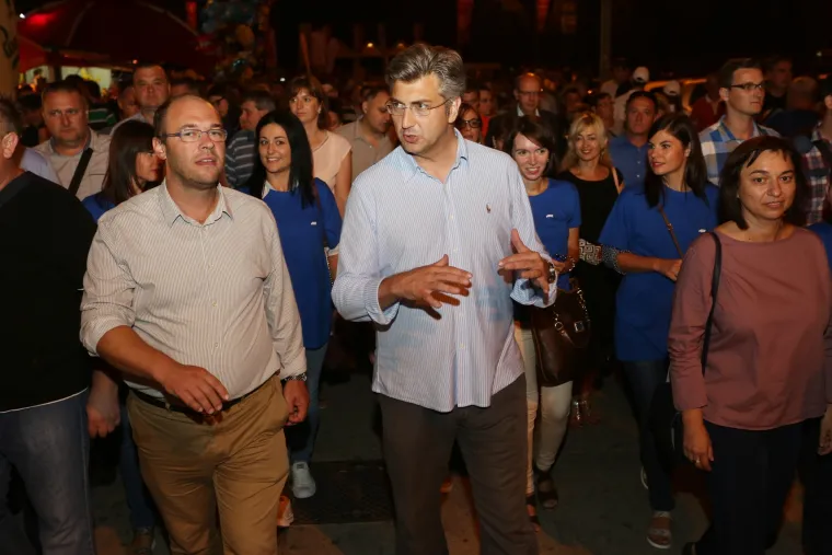 Plenković se na Karlovačkim danima piva družio s Matom Bulićem i probao pivo