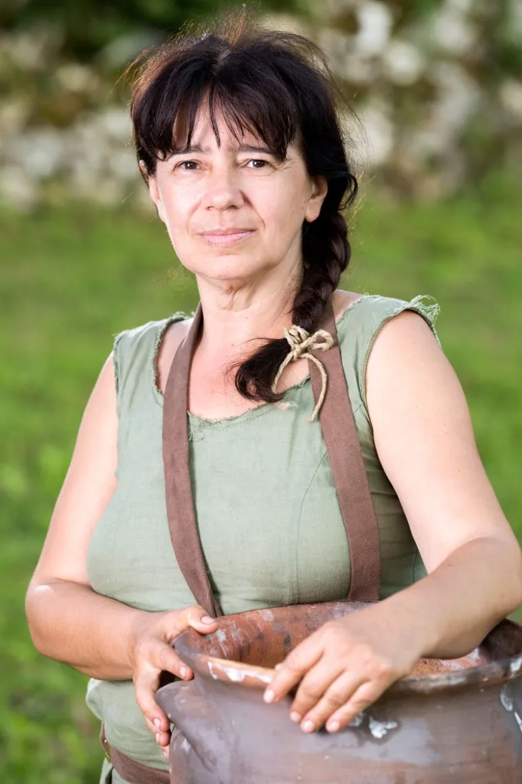 Božica Jurkić (51) iz Gračaca ima petero djece. U srednjem vijeku rado bi bila lončarica i tkalja.