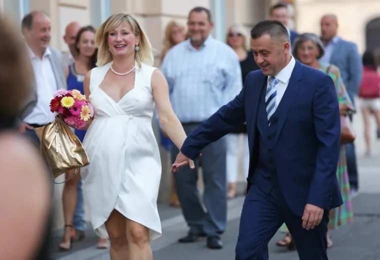 SVADBENA ZVONA IGORA DRAGOVANA: Pogledajte kako je glavni tajnik SDP-a uplovio u bračnu luku