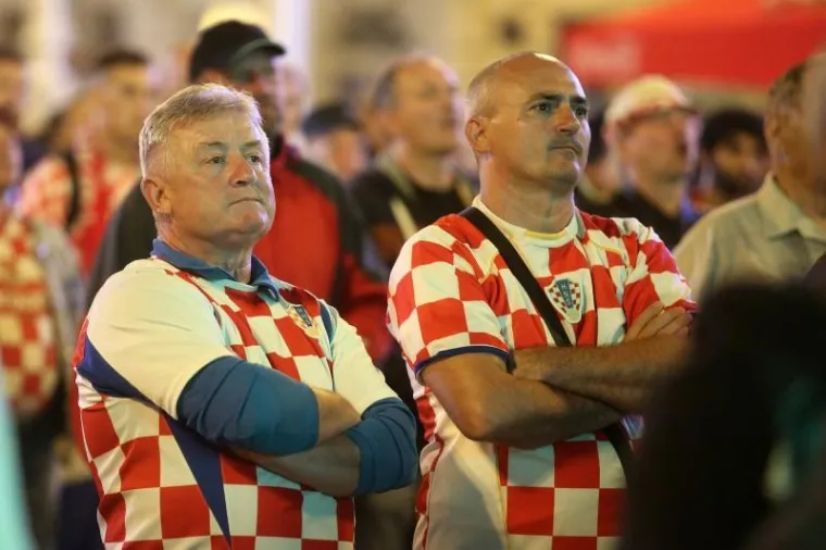 KAKO SE NAVIJALO PROTIV TURSKE: Tribine na Maksimiru zjapile su prazne, ali na Trgu...