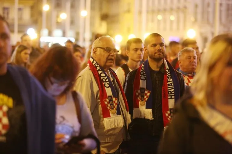 KAKO SE NAVIJALO PROTIV TURSKE: Tribine na Maksimiru zjapile su prazne, ali na Trgu...