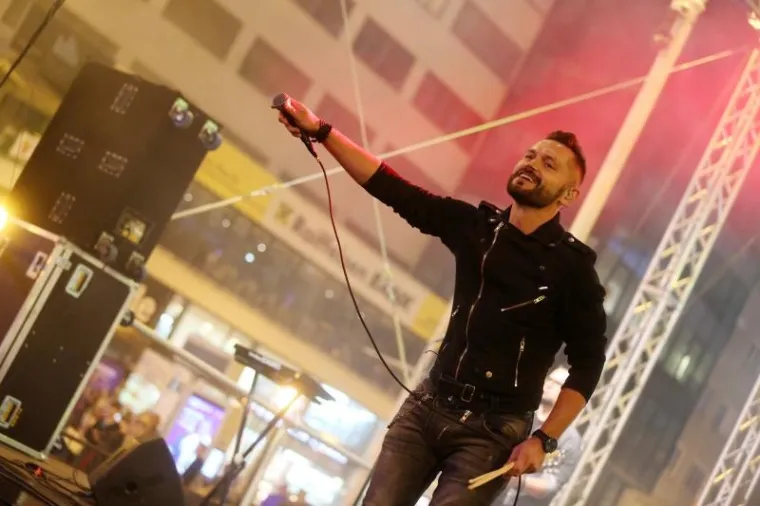 KAKO SE NAVIJALO PROTIV TURSKE: Tribine na Maksimiru zjapile su prazne, ali na Trgu...