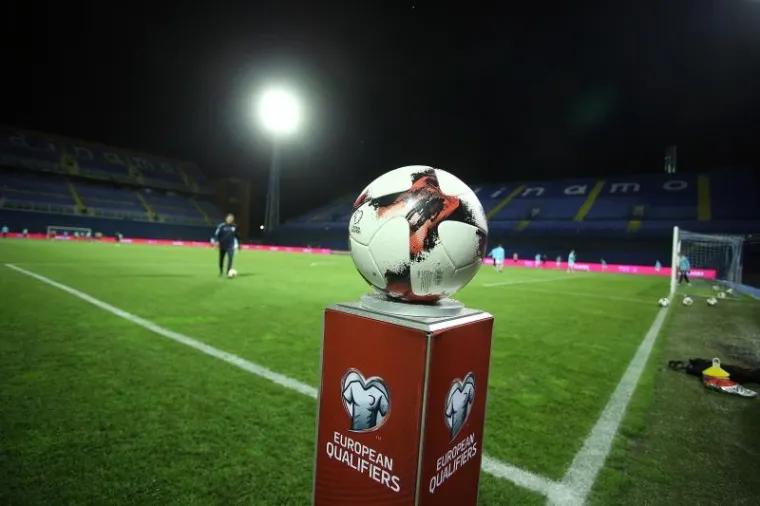 KAKO SE NAVIJALO PROTIV TURSKE: Tribine na Maksimiru zjapile su prazne, ali na Trgu...