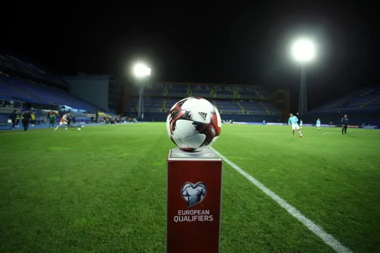 KAKO SE NAVIJALO PROTIV TURSKE: Tribine na Maksimiru zjapile su prazne, ali na Trgu...