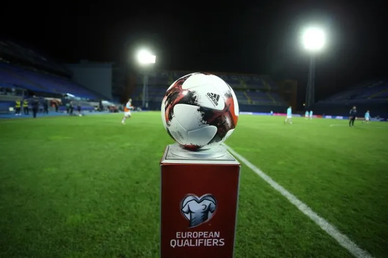 KAKO SE NAVIJALO PROTIV TURSKE: Tribine na Maksimiru zjapile su prazne, ali na Trgu...