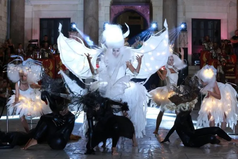 CARICA SEVERINA NIJE MOGLA VJEROVATI &Scaron;TO GLEDA: Modnom revijom zatvoreni Dani Dioklecijana