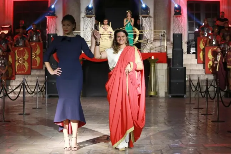 CARICA SEVERINA NIJE MOGLA VJEROVATI &Scaron;TO GLEDA: Modnom revijom zatvoreni Dani Dioklecijana