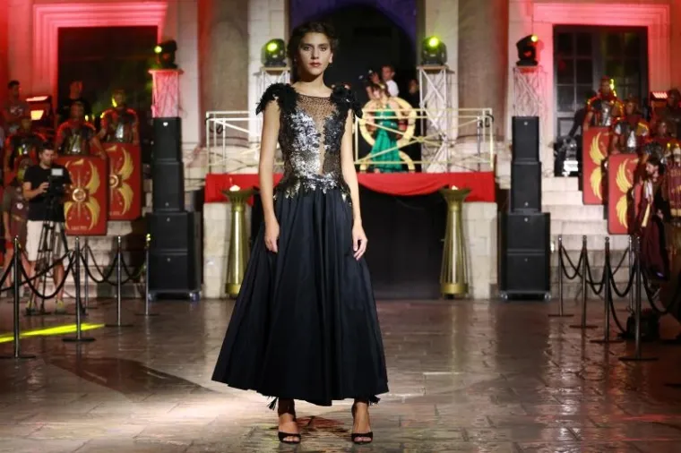 CARICA SEVERINA NIJE MOGLA VJEROVATI &Scaron;TO GLEDA: Modnom revijom zatvoreni Dani Dioklecijana