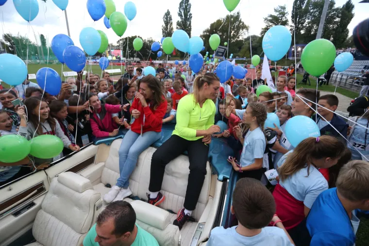 Sara Kolak i Sandra Perković u Cadillacu stigle na otvorenje Hanžeka