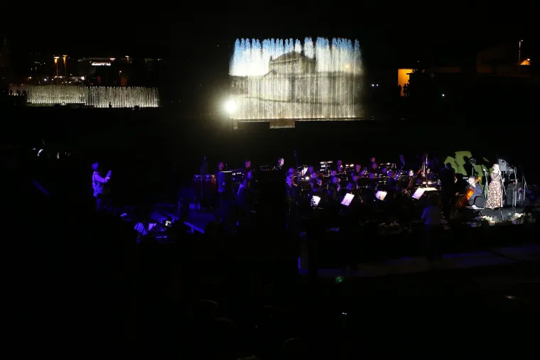 Bandić otvorio fontane u Zagrebu