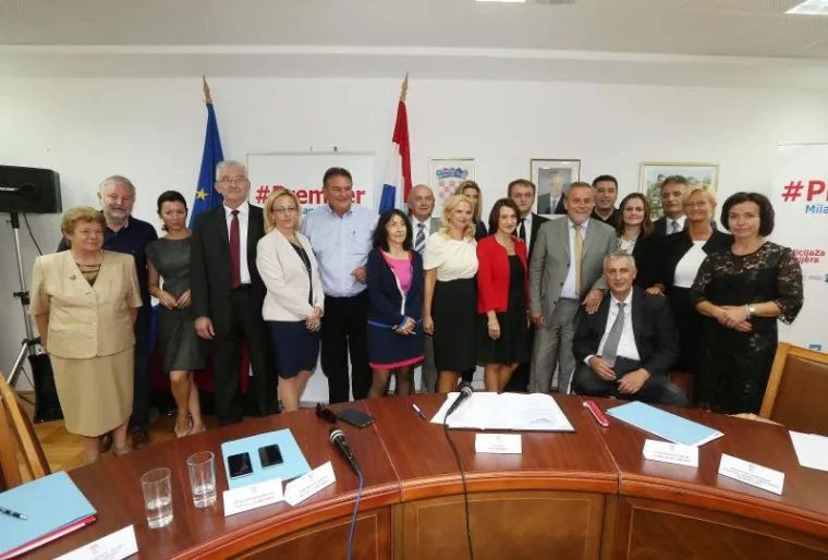 SASTANAK U KNINU: Bandić predstavio svoju novu vladu