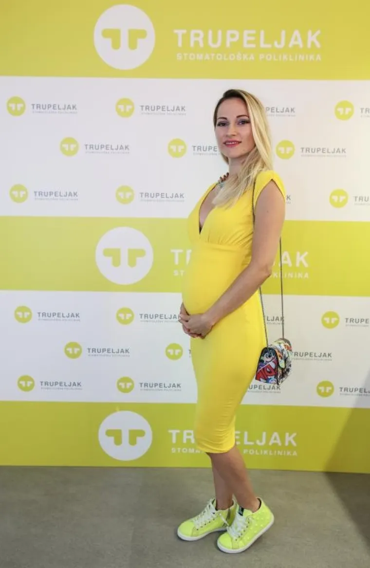 Pamela Ramljak pokazala je trudnički trbuh