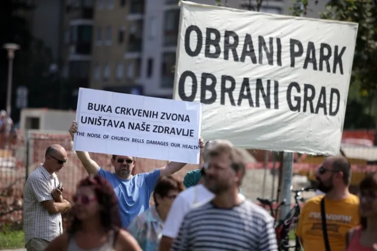 Više od 2.000 ljudi prosvjedovalo protiv gradnje crkve na Savici: 'Obrani park, obrani Grad'