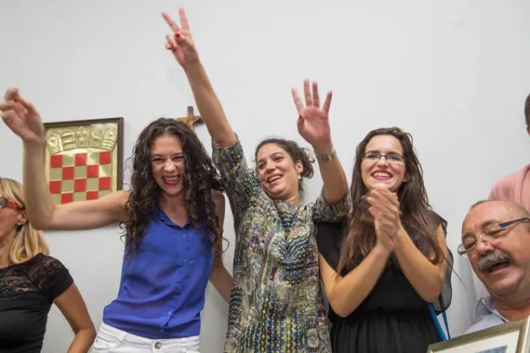 Slavlje u HDZ-u nakon objave prvih rezultata