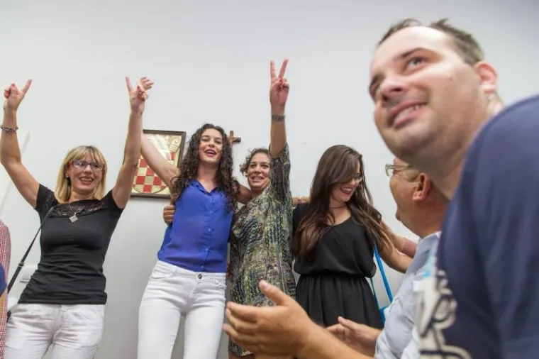 Slavlje u HDZ-u nakon objave prvih rezultata