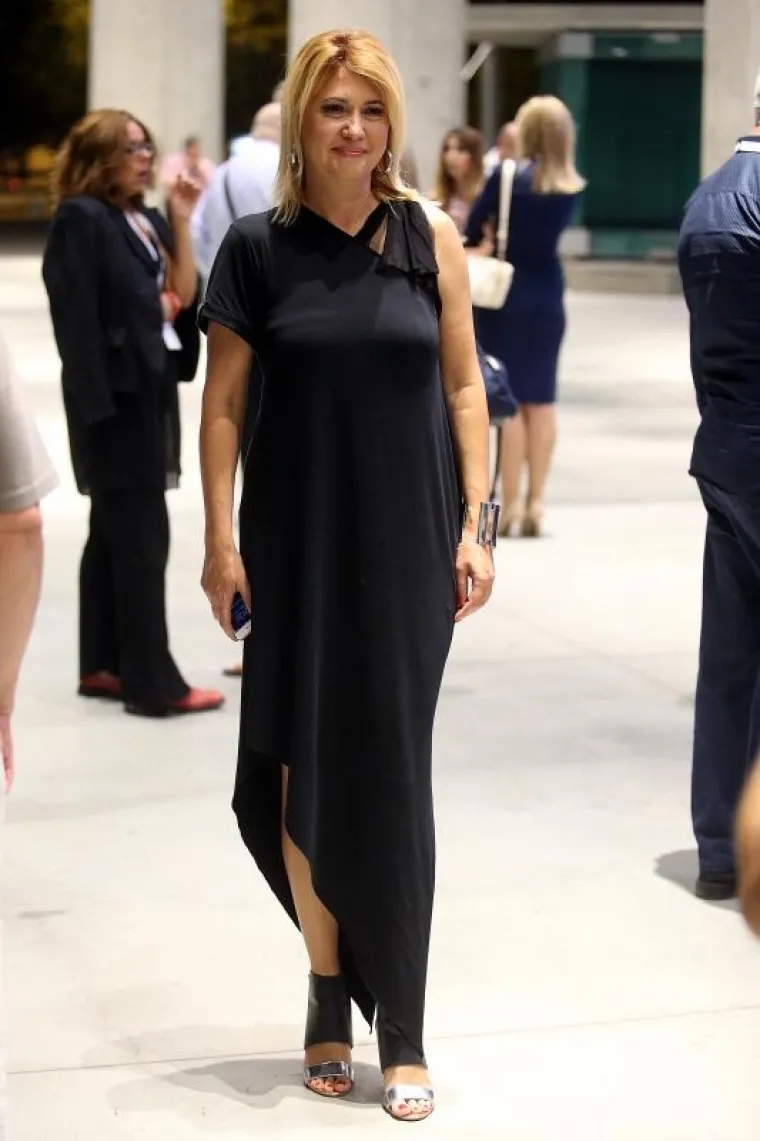 Milanka Opačić privlačila je pažnju tijekom očekivanja rezultata izbora