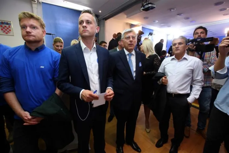 Članovi HDZ-a čekaju rezultate parlamentarnih izbora