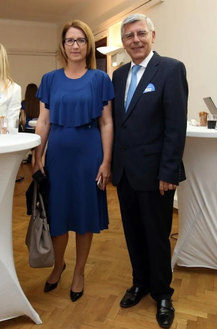 Članovi HDZ-a čekaju rezultate parlamentarnih izbora