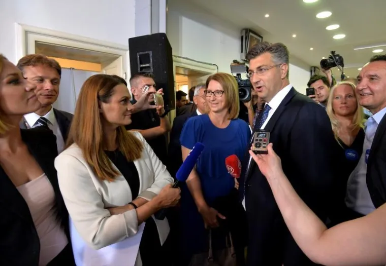 Članovi HDZ-a čekaju rezultate parlamentarnih izbora