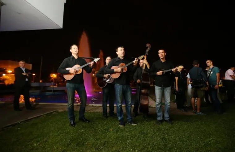 Tamburaši u izbornom stožeru Mosta