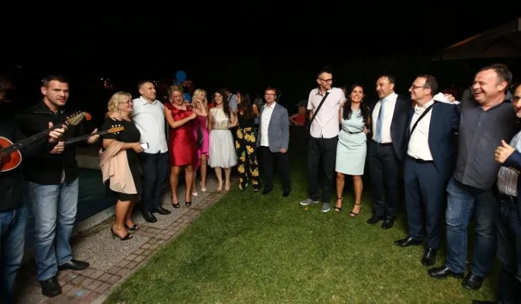 Tamburaši u izbornom stožeru Mosta