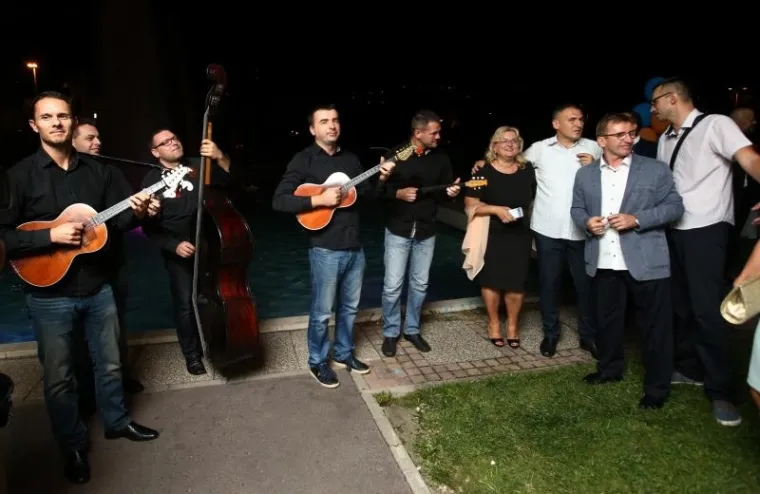 Tamburaši u izbornom stožeru Mosta