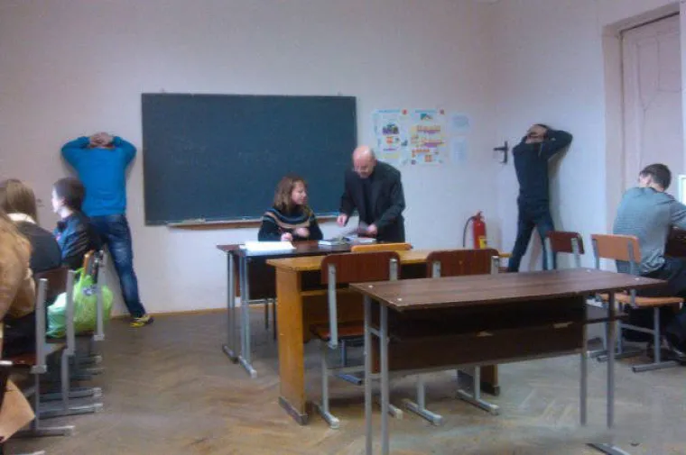 KOGA ONI POKU&Scaron;AVAJU IMPRESIONIRATI? Rusi su nepresu&scaron;an izvor ludosti, napijte se s njihovog izvora