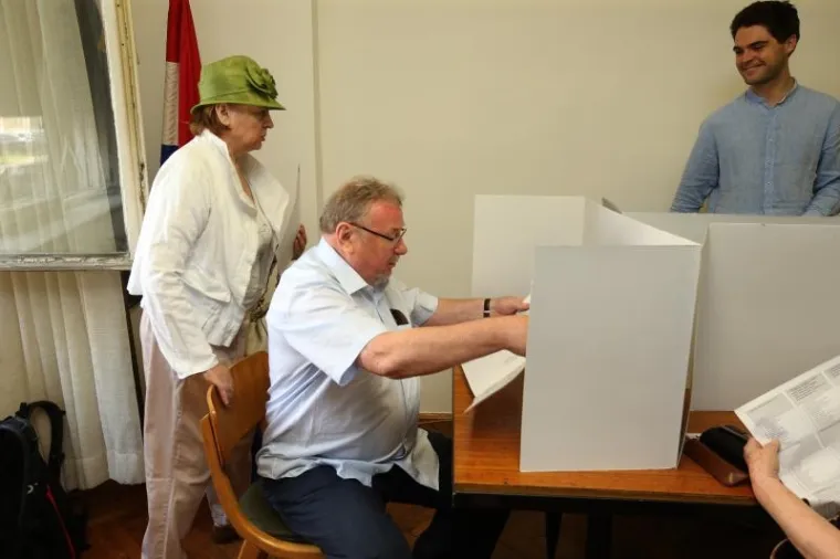 Vladimir Šeks sa suprugom Anicom (HDZ)
