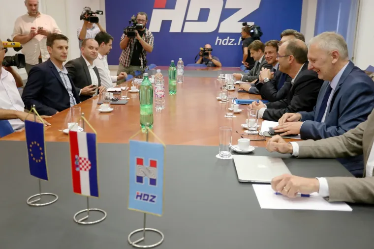 Pregovori Mosta i HDZ-a