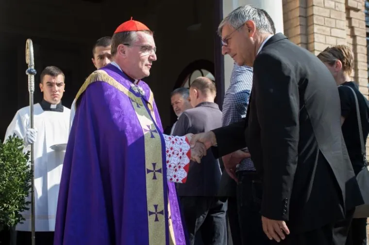 JURE RADIĆ POKOPAN NA MIROGOJU: Do&scaron;li poznati HDZ-ovci, Bozanić vodio misu, Plenković održao govor