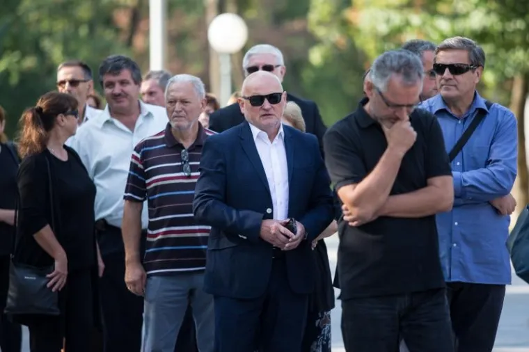 JURE RADIĆ POKOPAN NA MIROGOJU: Do&scaron;li poznati HDZ-ovci, Bozanić vodio misu, Plenković održao govor