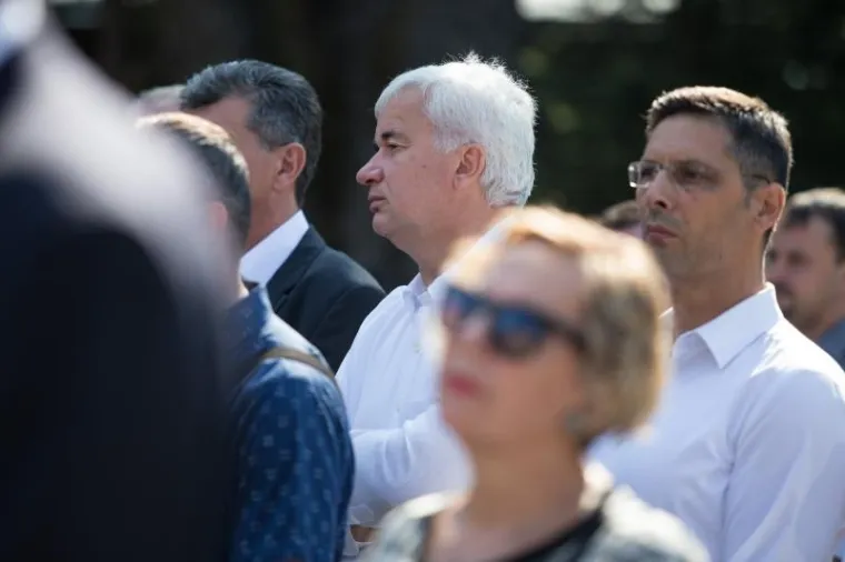 JURE RADIĆ POKOPAN NA MIROGOJU: Do&scaron;li poznati HDZ-ovci, Bozanić vodio misu, Plenković održao govor