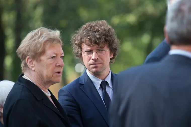 JURE RADIĆ POKOPAN NA MIROGOJU: Do&scaron;li poznati HDZ-ovci, Bozanić vodio misu, Plenković održao govor