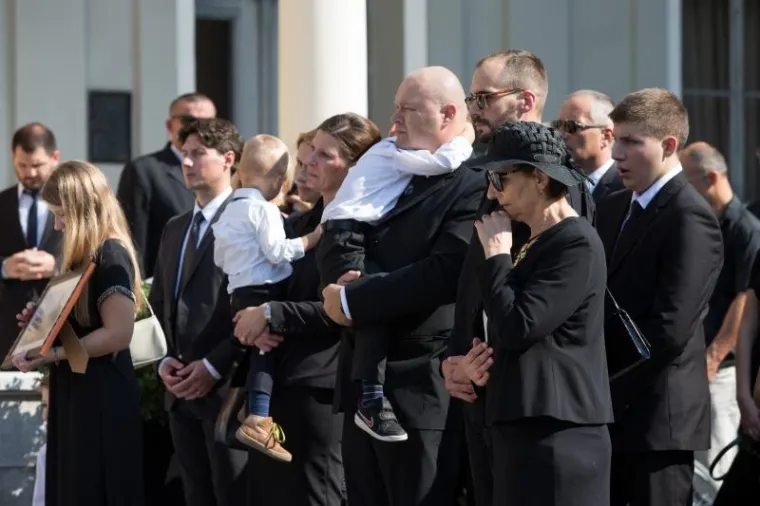 JURE RADIĆ POKOPAN NA MIROGOJU: Do&scaron;li poznati HDZ-ovci, Bozanić vodio misu, Plenković održao govor