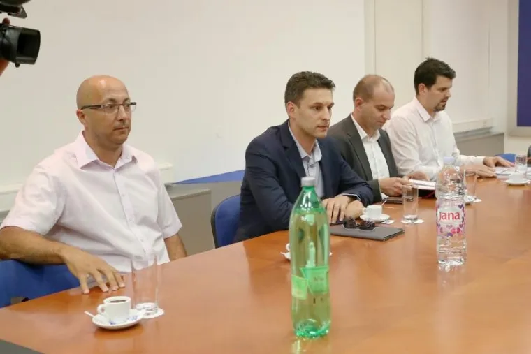 Uz Petrova i Šimića, u ime Mosta pregovaraju još i Ivan Kovačić i Ante Cikotić.