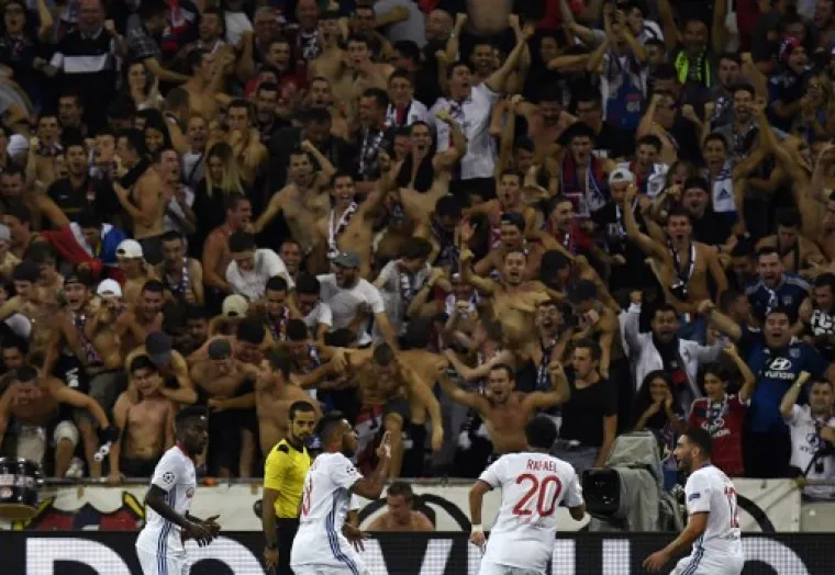 SPEKTAKL NA PARC OLYMPIQUE LYONNAISU: Ovako je izgledalo Dinamovo predstavljanje u Ligi prvaka