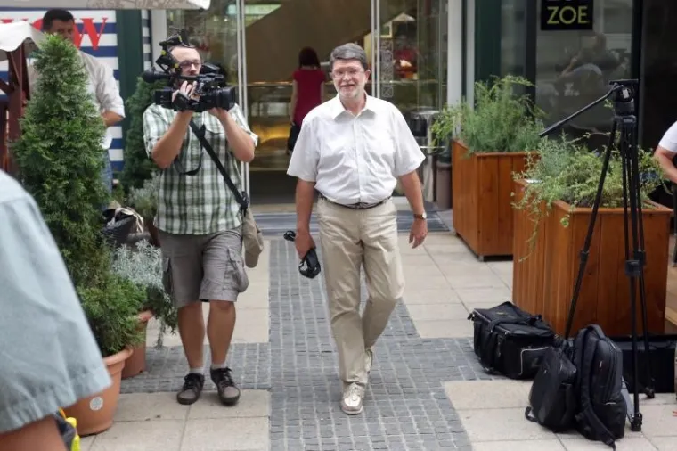 VAŽAN SASTANAK: Dolazak članova Predsjedni&scaron;tva SDP-a