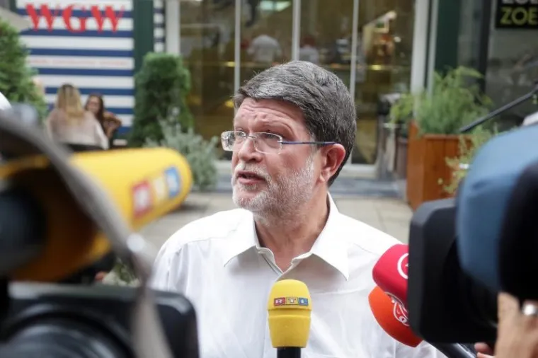 VAŽAN SASTANAK: Dolazak članova Predsjedni&scaron;tva SDP-a