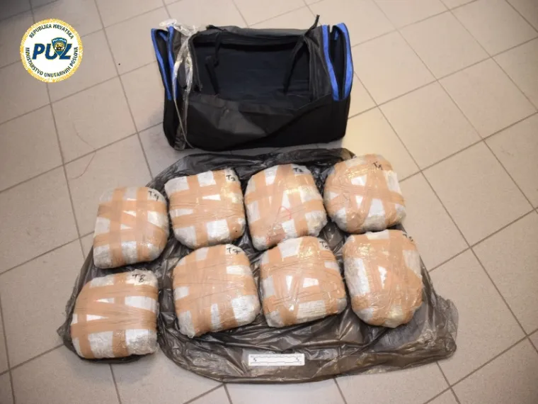 OGROMNA ZAPLJENA MARIHUANE: Dvojac pao s 47 kila trave