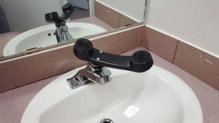 MAJSTOR KOJI NE PIJE NI NE RADI? Ne nasjedajte na taj trik, pogledajte &scaron;to se stvarno dogodi kad majstor pije