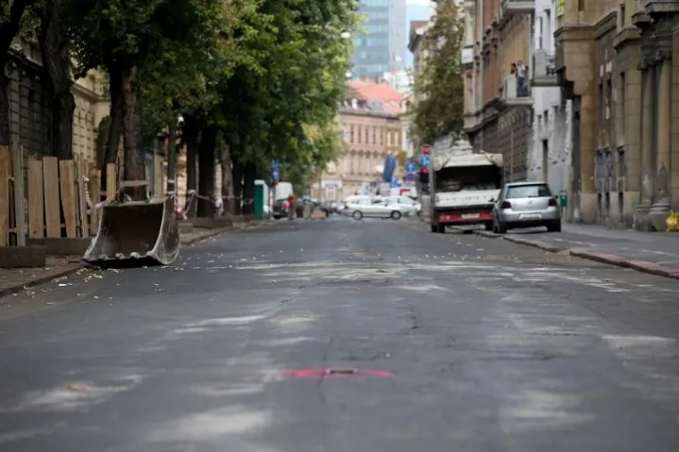CENTAR ZAGREBA POSTAJE VELIKO GRADILIŠTE: Počeli radovi u Gajevoj