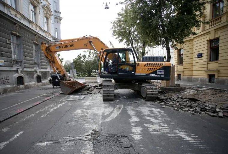 CENTAR ZAGREBA POSTAJE VELIKO GRADILIŠTE: Počeli radovi u Gajevoj
