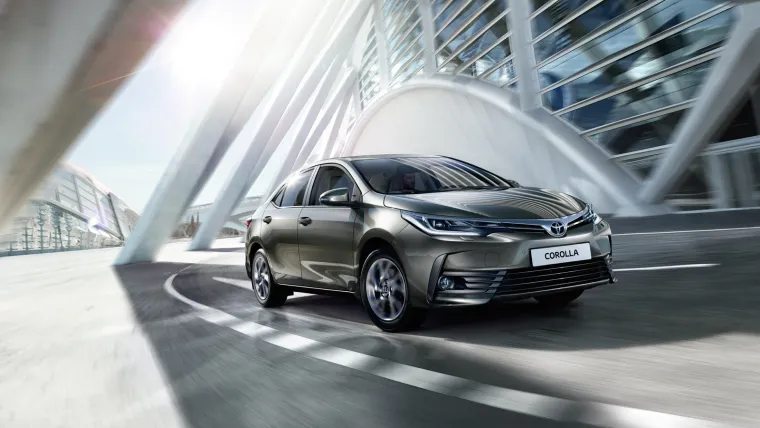 Nova Corolla odlikuje se futuristilčkim dizajnom, skladno upotpunjenim elegantnom prednjom maskom uz dojmljiva LED glavna svjetla