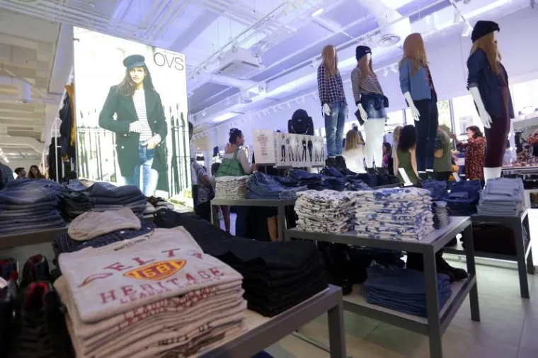 LJEPOTICE POZIRALE NA OTVARANJU TRGOVINE: Sve su zvijezde, ali jedna je posebno zasjala...