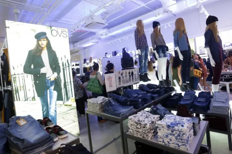 LJEPOTICE POZIRALE NA OTVARANJU TRGOVINE: Sve su zvijezde, ali jedna je posebno zasjala...